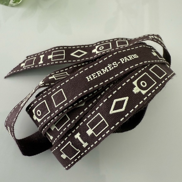 Authentic HERMES Long Ribbon - Picture 1 of 5